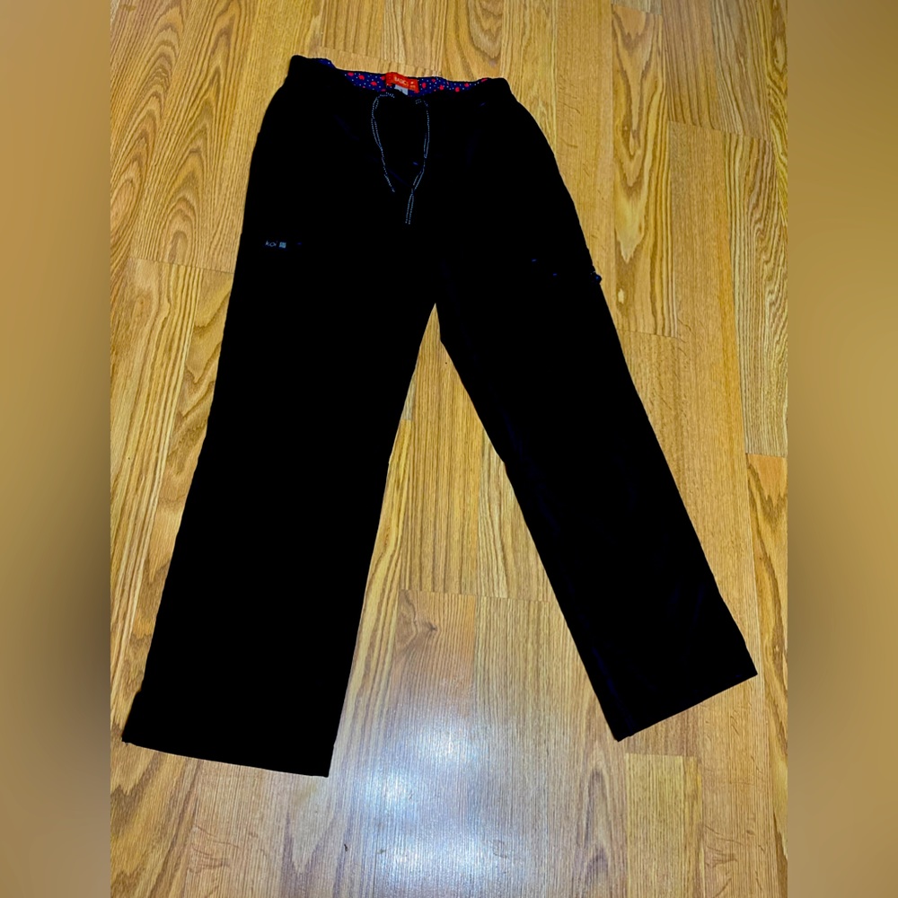 Koi scrub bottoms. NWOT. Size small